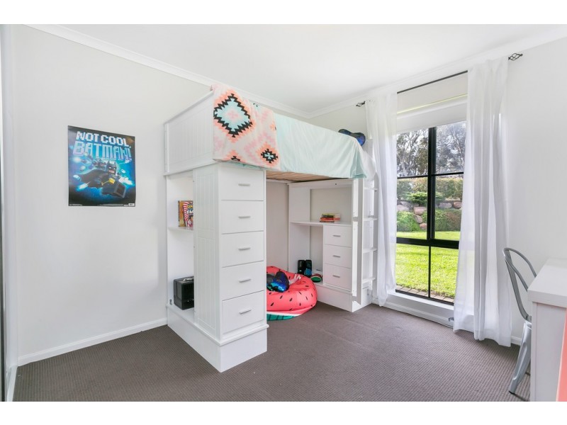 124 Black Road, Flagstaff Hill SA 5159