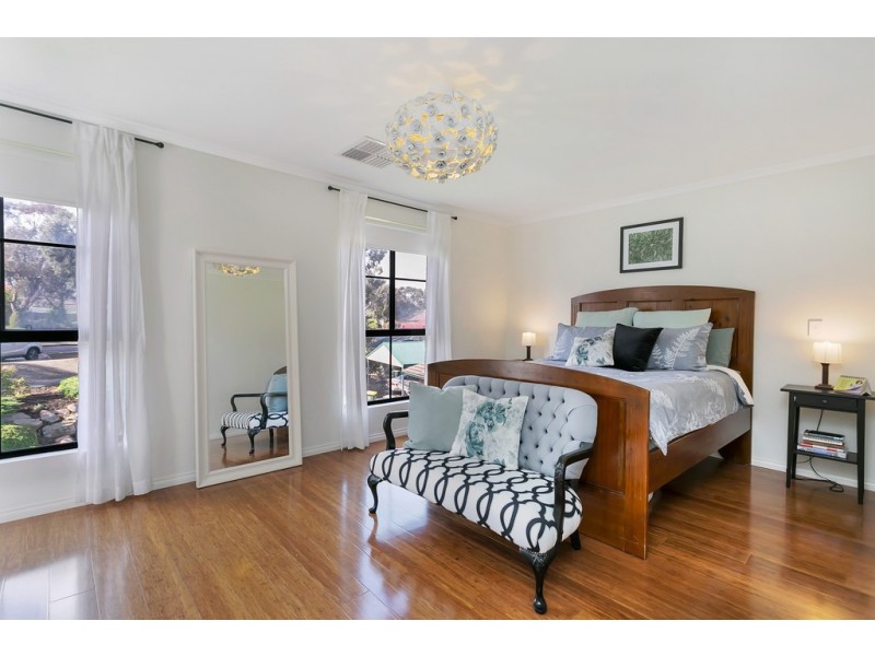 124 Black Road, Flagstaff Hill SA 5159