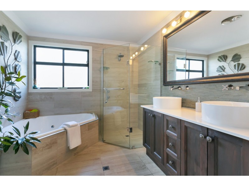 124 Black Road, Flagstaff Hill SA 5159