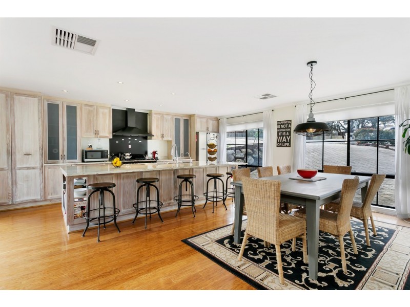 124 Black Road, Flagstaff Hill SA 5159