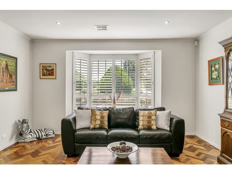 27 Daveys Road, Flagstaff Hill SA 5159