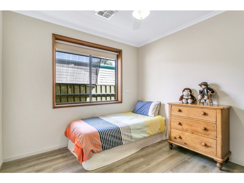 27 Daveys Road, Flagstaff Hill SA 5159