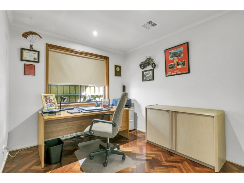 27 Daveys Road, Flagstaff Hill SA 5159