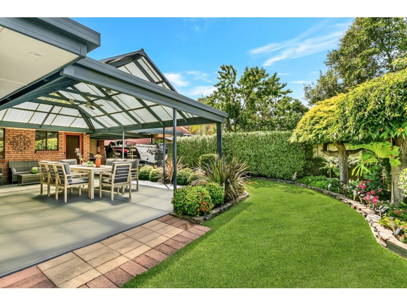 27 Daveys Road, Flagstaff Hill SA 5159