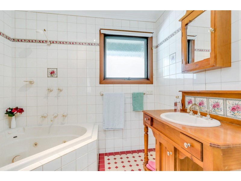 5 Fama Court, Flagstaff Hill SA 5159