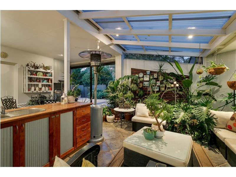 9 Rudge Close, Happy Valley SA 5159