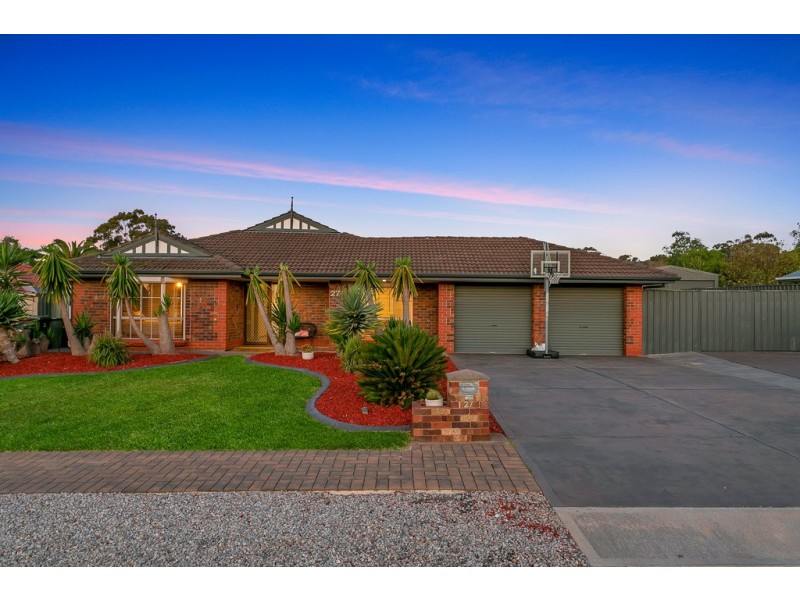 27 Arabian Drive, Woodcroft SA 5162