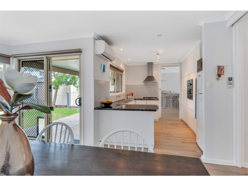 18 Dew Street, Aberfoyle Park SA 5159