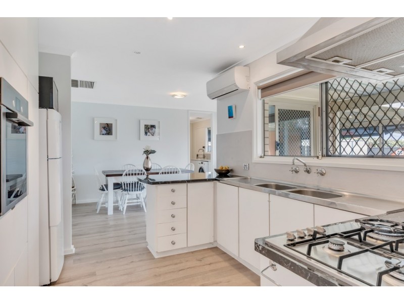 18 Dew Street, Aberfoyle Park SA 5159