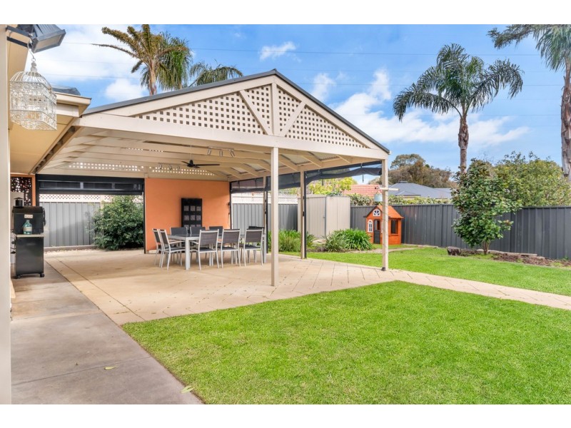 18 Dew Street, Aberfoyle Park SA 5159