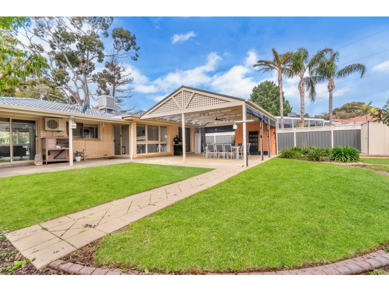 18 Dew Street, Aberfoyle Park SA 5159