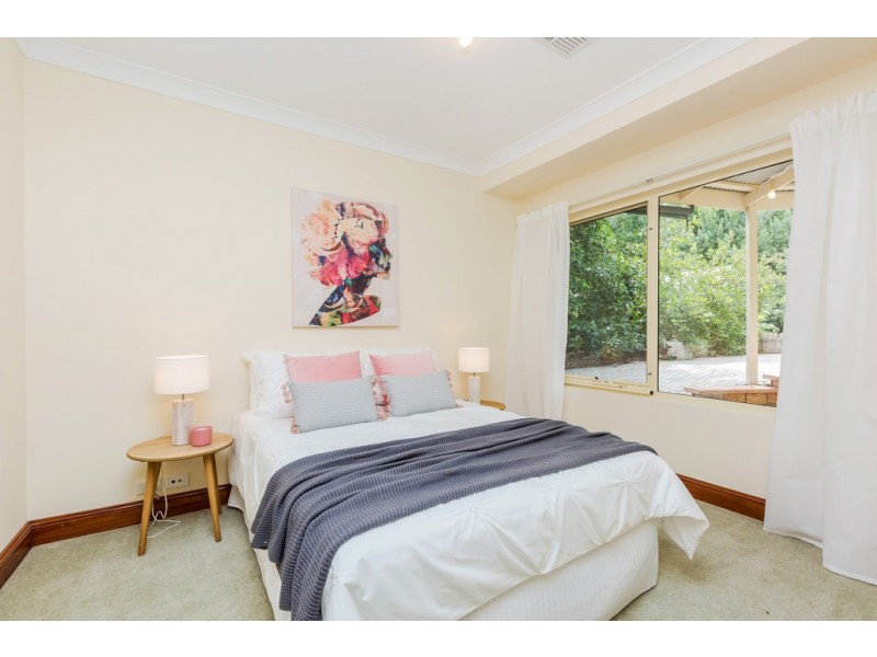 32 Meadow Avenue, Hawthorndene SA 5051