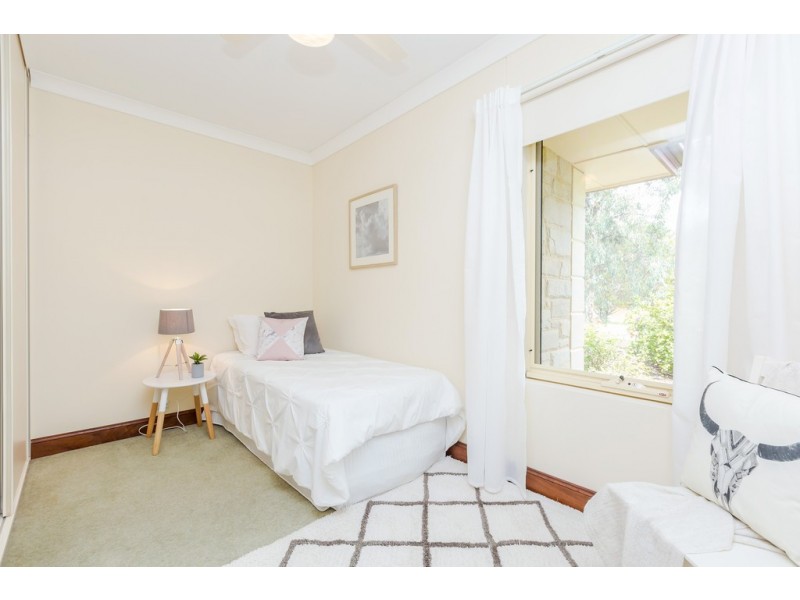 32 Meadow Avenue, Hawthorndene SA 5051