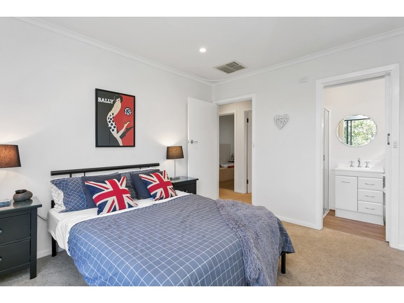 4 Jacaranda Drive, Coromandel Valley SA 5051