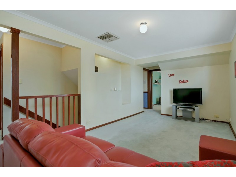 33 Greenfield Rise, Aberfoyle Park SA 5159