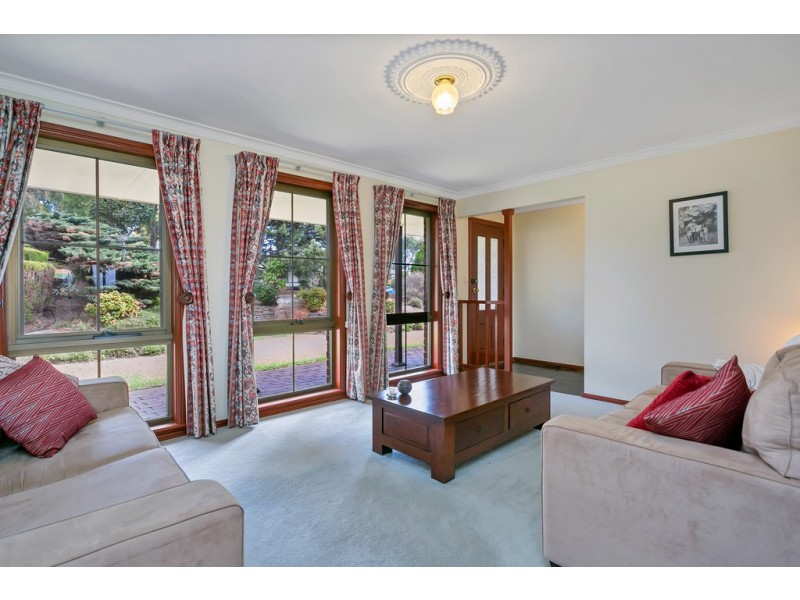 33 Greenfield Rise, Aberfoyle Park SA 5159