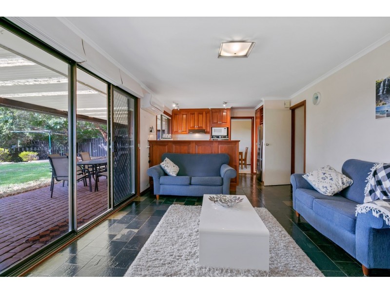 33 Greenfield Rise, Aberfoyle Park SA 5159