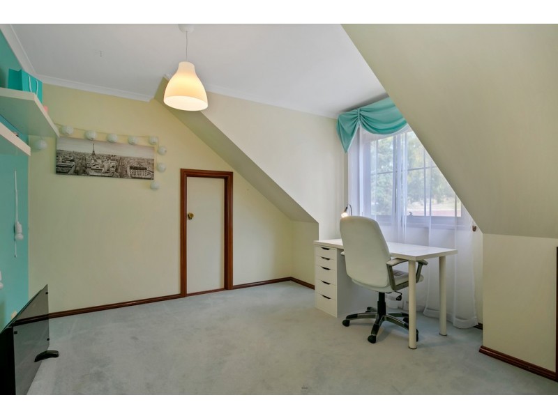 33 Greenfield Rise, Aberfoyle Park SA 5159