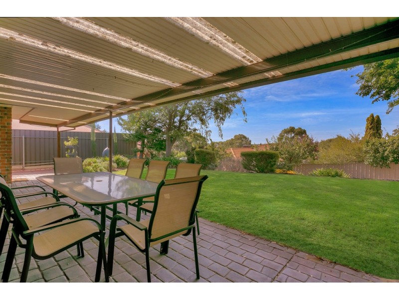 33 Greenfield Rise, Aberfoyle Park SA 5159