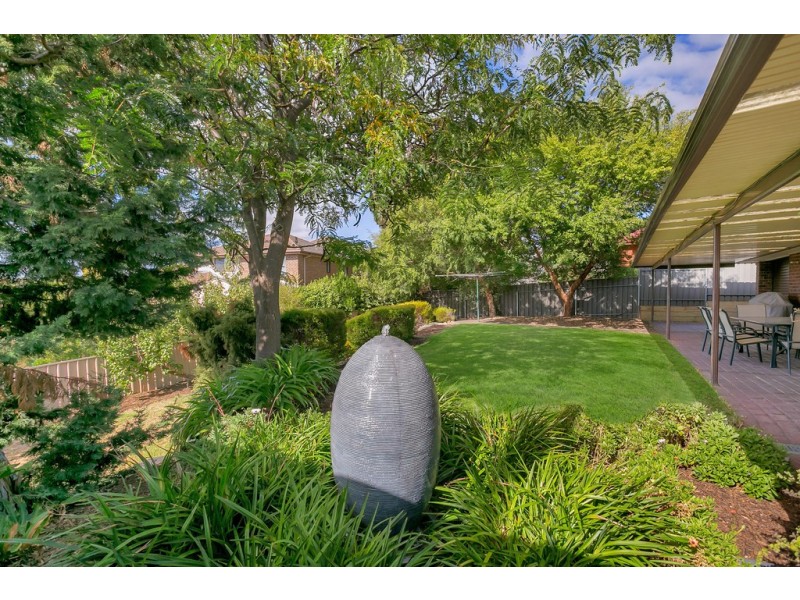 33 Greenfield Rise, Aberfoyle Park SA 5159