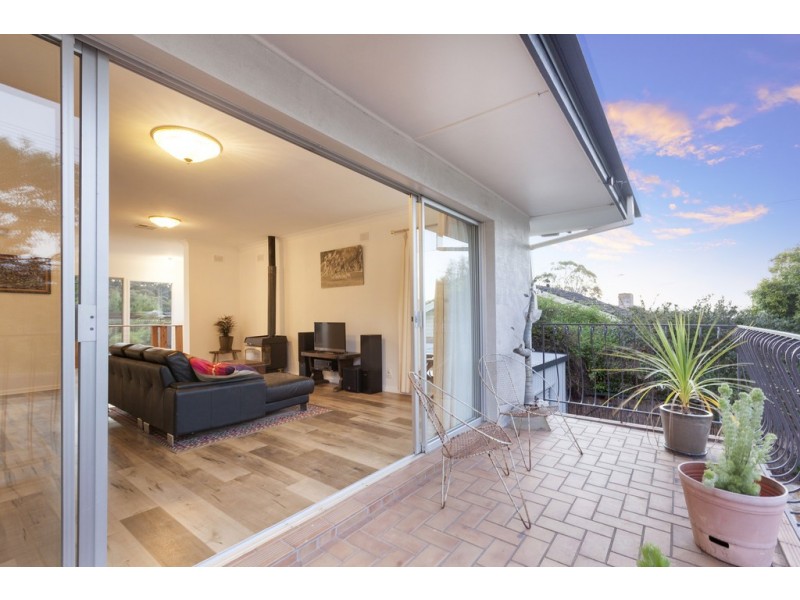 33 Glenwood Drive, Bellevue Heights SA 5050