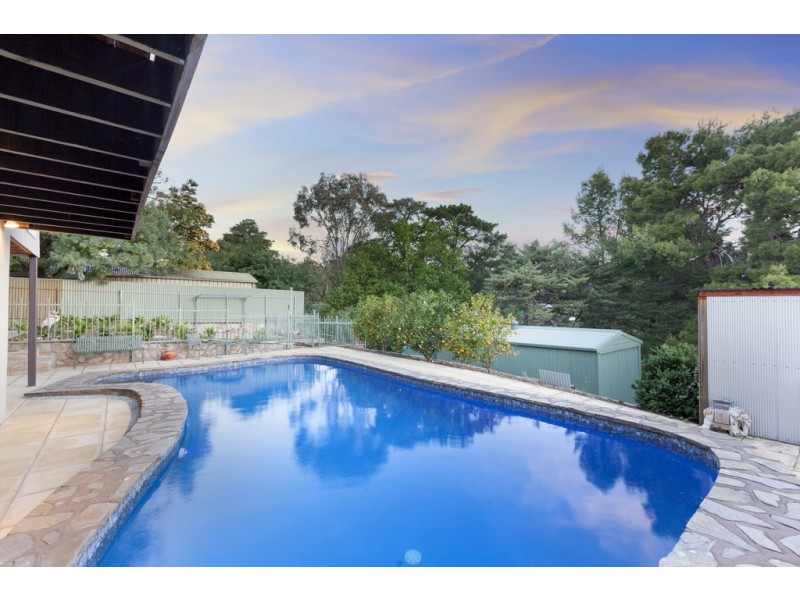 33 Glenwood Drive, Bellevue Heights SA 5050