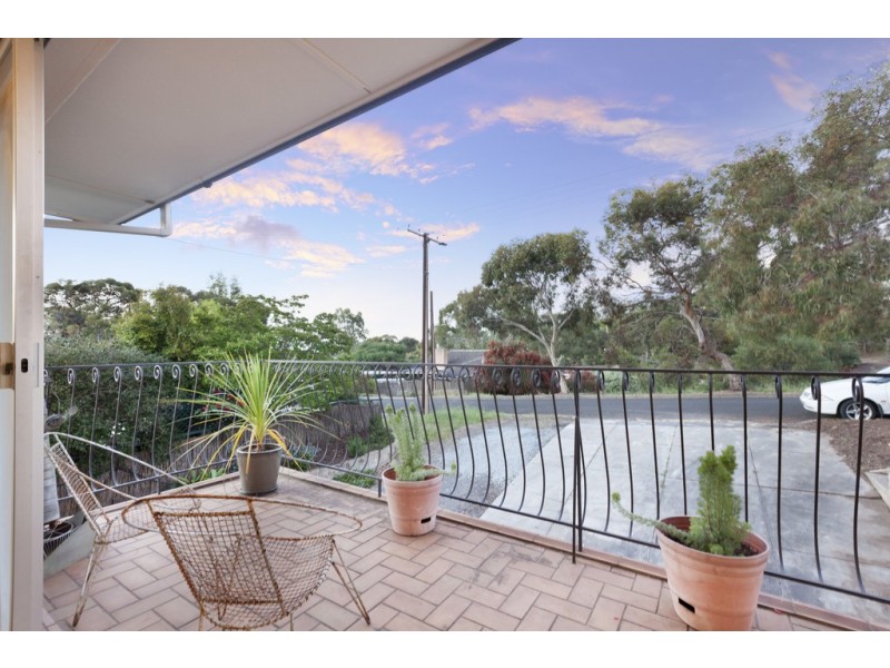 33 Glenwood Drive, Bellevue Heights SA 5050