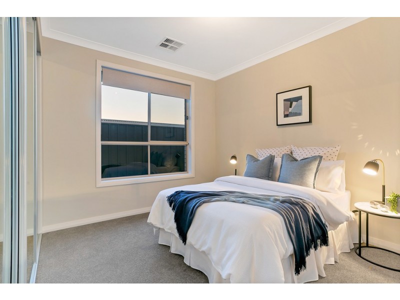 5 Corsair street, Flagstaff Hill SA 5159