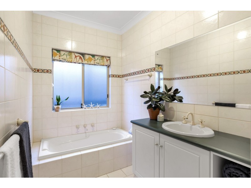 62 Sandalwood Crescent, Flagstaff Hill SA 5159