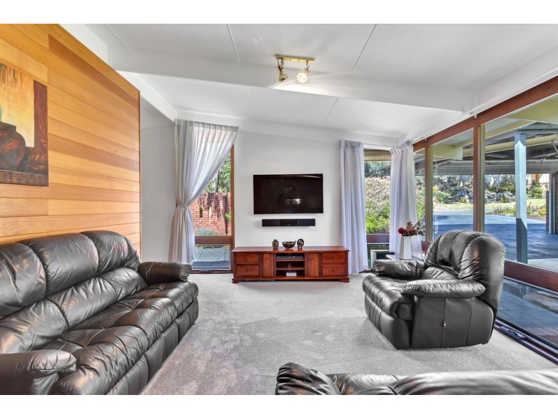 5 Gorelon Drive, Flagstaff Hill SA 5159
