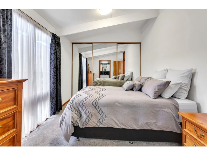 5 Gorelon Drive, Flagstaff Hill SA 5159
