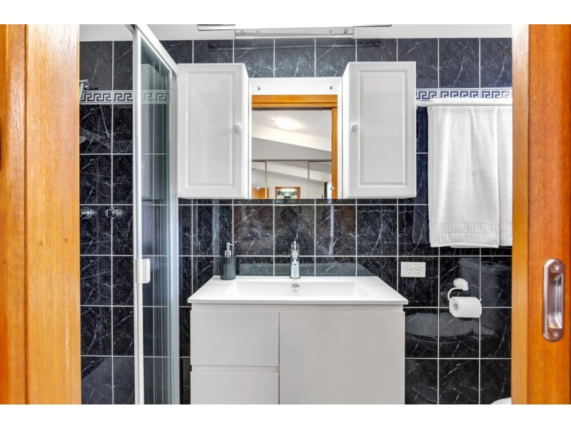 5 Gorelon Drive, Flagstaff Hill SA 5159