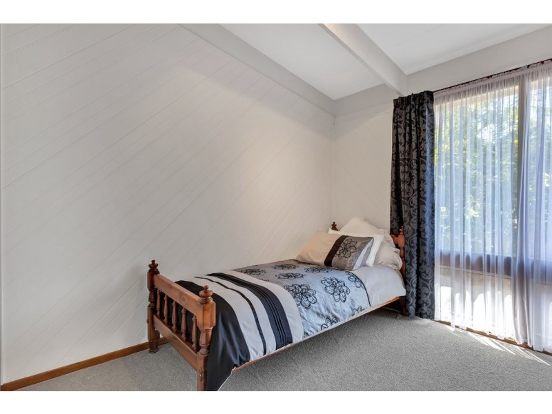 5 Gorelon Drive, Flagstaff Hill SA 5159