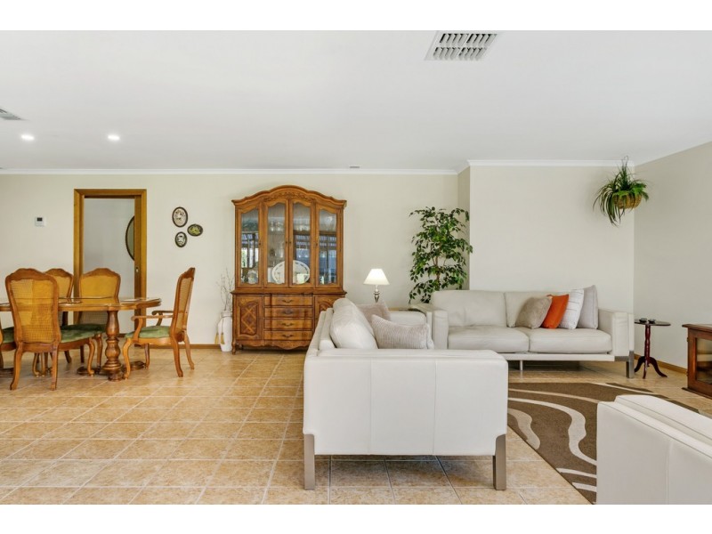 2 Shah Court, Flagstaff Hill SA 5159