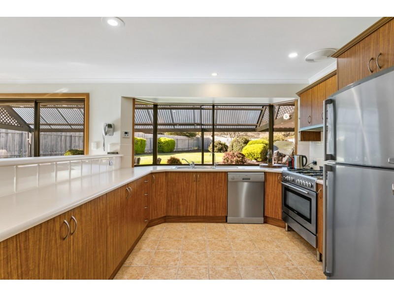 2 Shah Court, Flagstaff Hill SA 5159