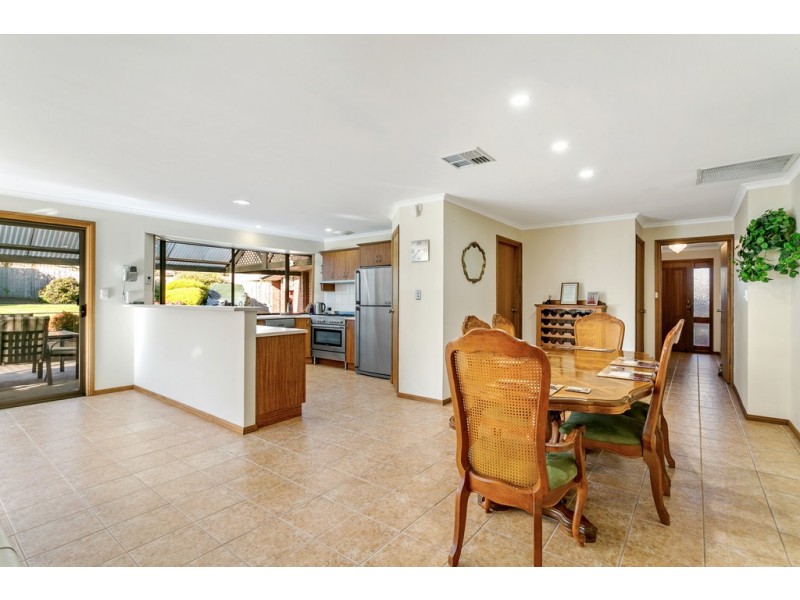 2 Shah Court, Flagstaff Hill SA 5159