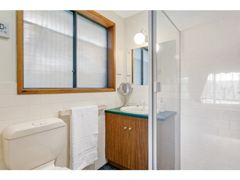 2 Shah Court, Flagstaff Hill SA 5159