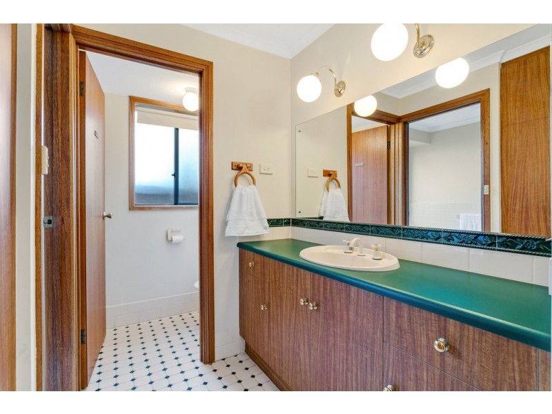 2 Shah Court, Flagstaff Hill SA 5159