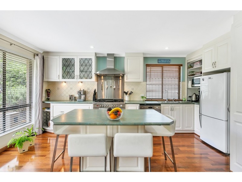 2 Deborah Road, Aberfoyle Park SA 5159