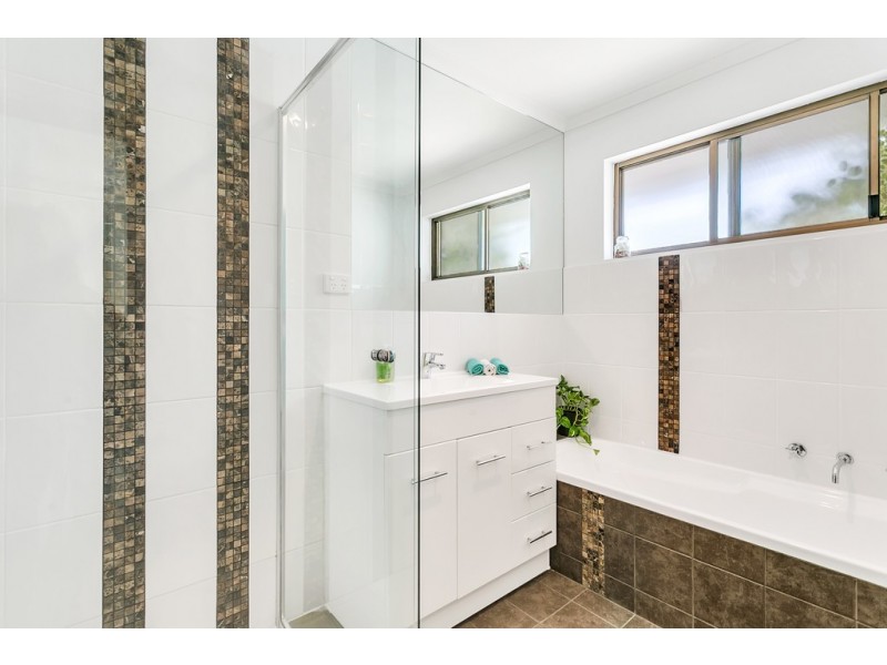 2 Deborah Road, Aberfoyle Park SA 5159