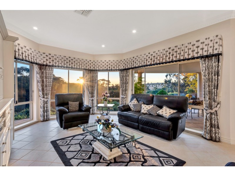 28 Ironbark Avenue, Flagstaff Hill SA 5159