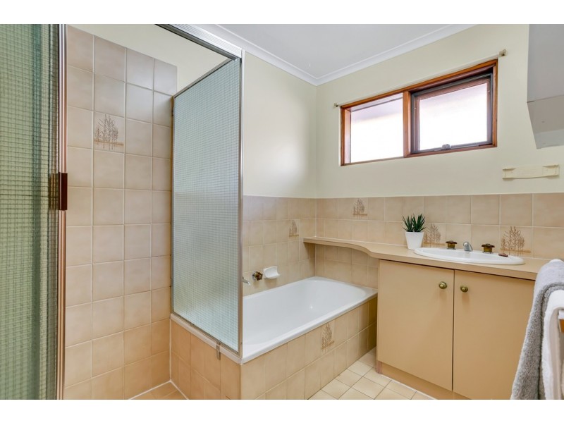 22 Paragon Avenue, Aberfoyle Park SA 5159