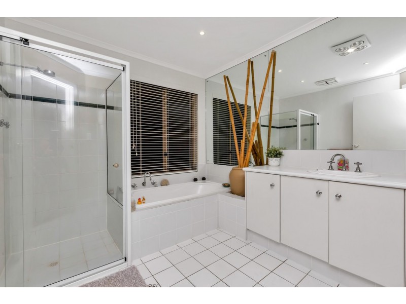 1 Malcolm Road, Flagstaff Hill SA 5159