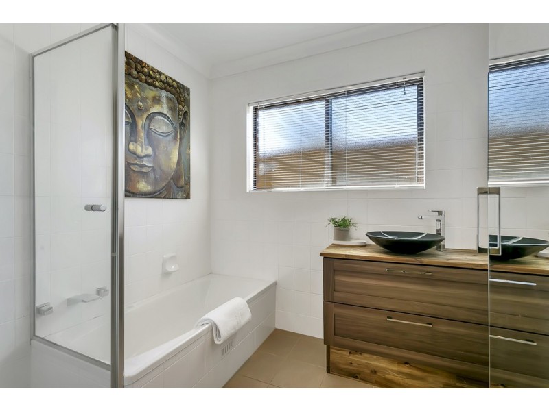 12 Leah Street, Aberfoyle Park SA 5159