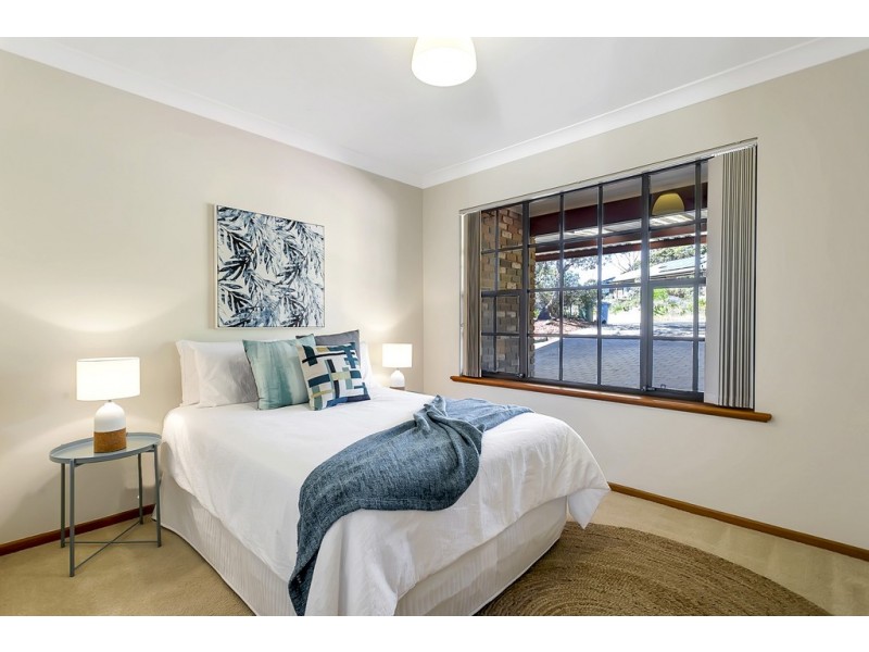 12 Leah Street, Aberfoyle Park SA 5159