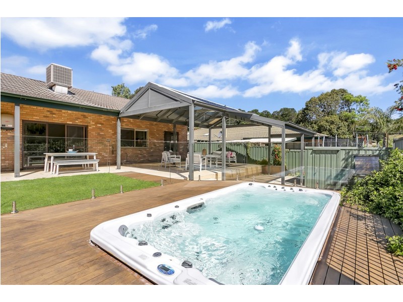 12 Leah Street, Aberfoyle Park SA 5159