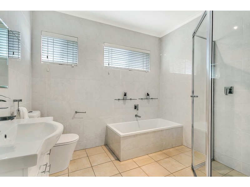 1 Bellaview Road, Flagstaff Hill SA 5159