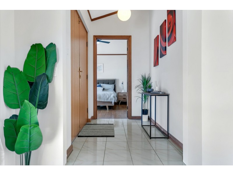 24 Vennachar Drive, Hallett Cove SA 5158