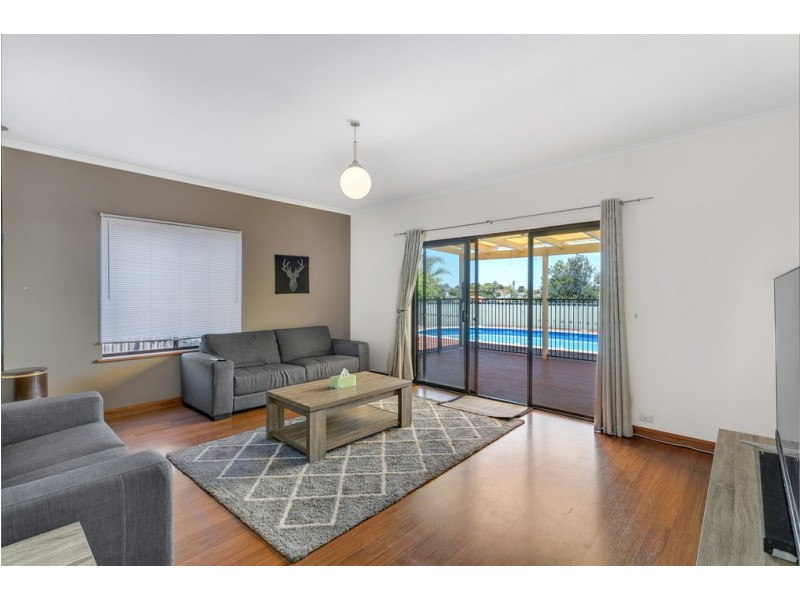 24 Vennachar Drive, Hallett Cove SA 5158