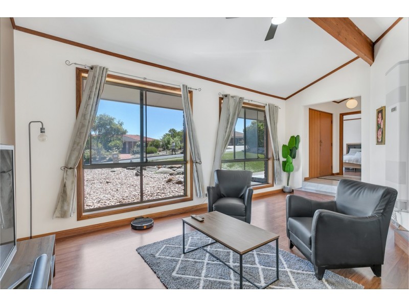 24 Vennachar Drive, Hallett Cove SA 5158